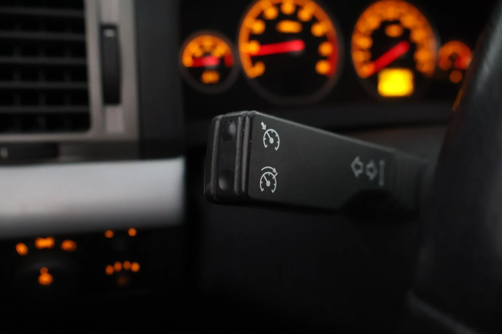Car Image - 5VvGsFxtwjdjYlbRl4SYaF