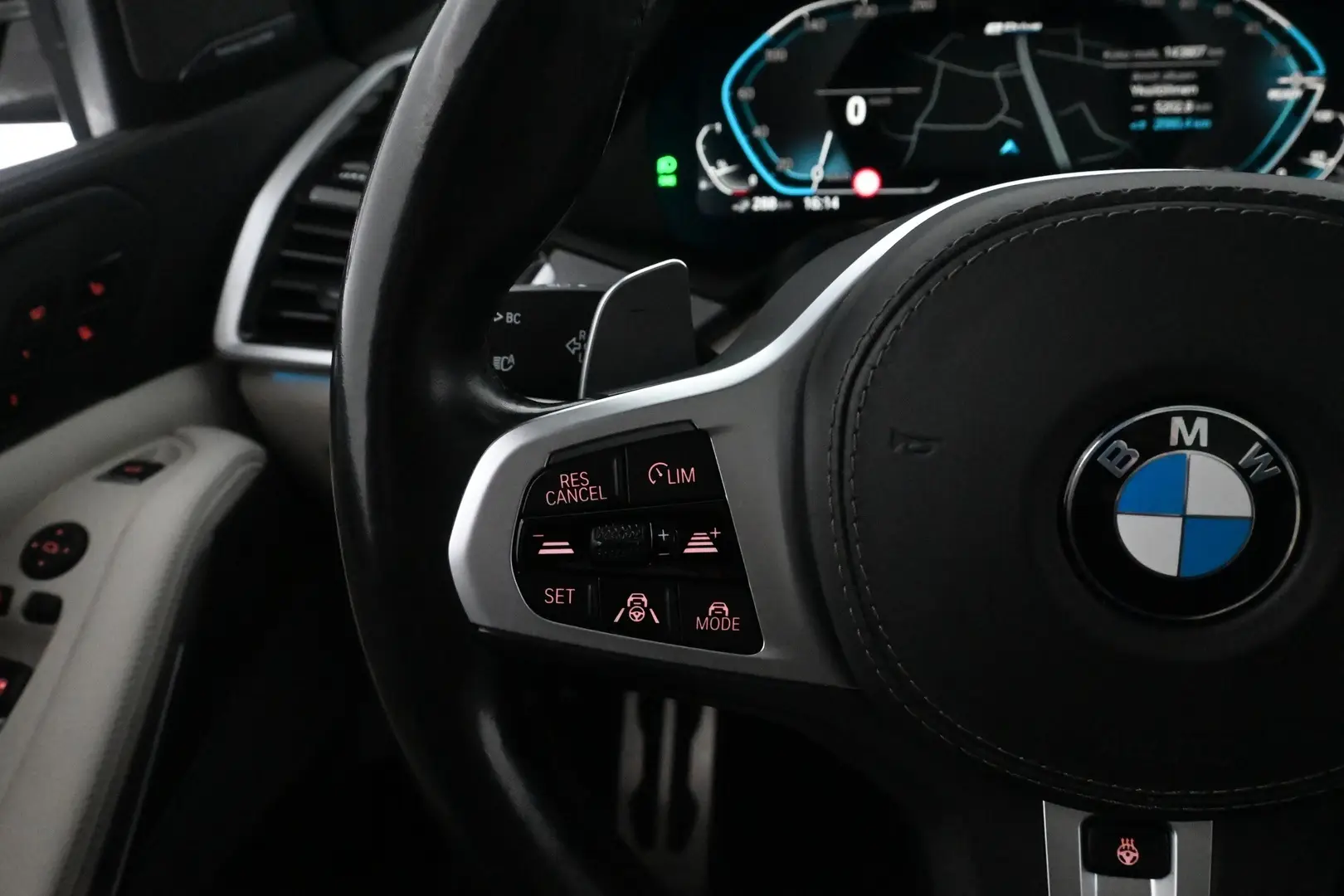 Car Image - 3z18sxEGfI2De7BUXTvgdJ