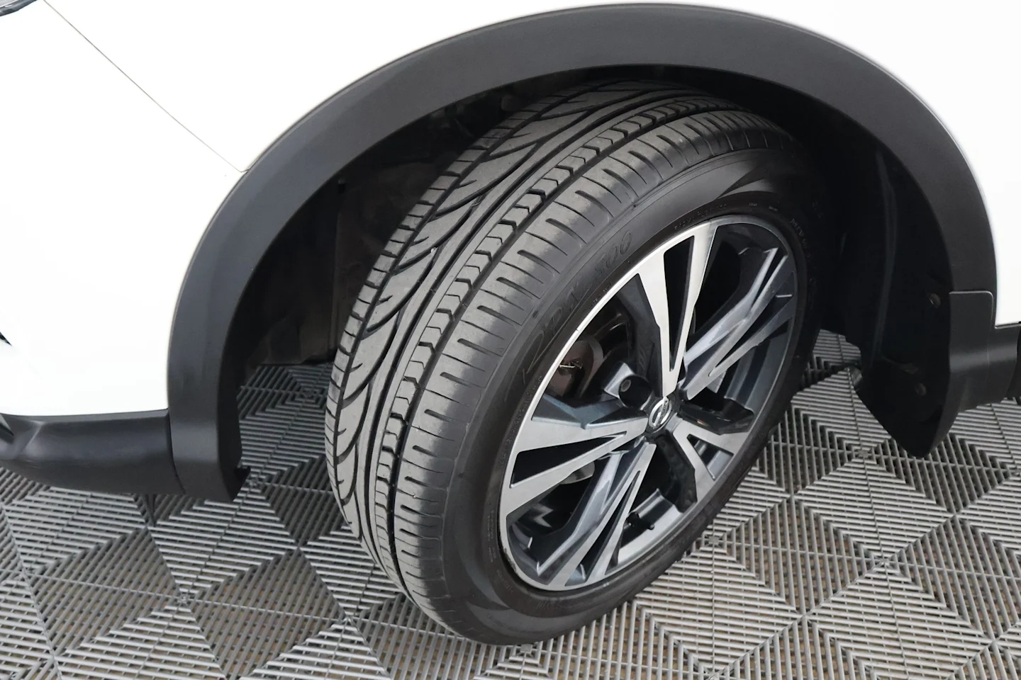 Car Image - 1izRQ3WpwFs3urWinvUZXv