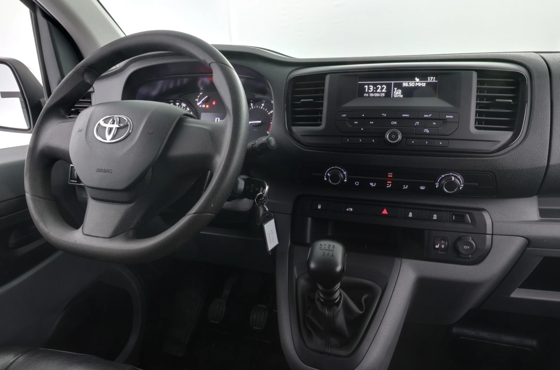 Car Image - 4kqRQgfX8w5VcgwbRb7byV