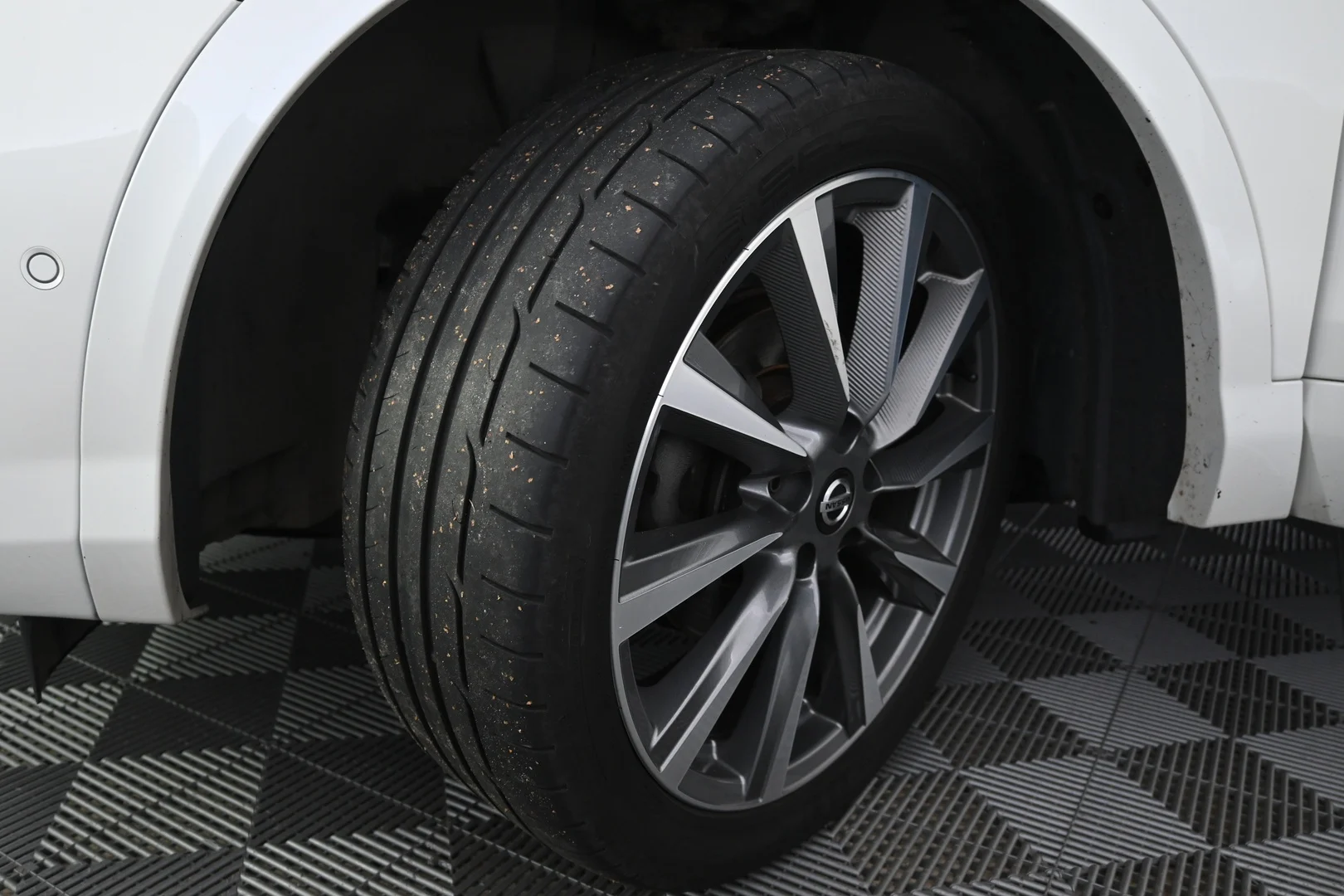Car Image - 3f8iEmqqQhNI1CTmpI3MaS