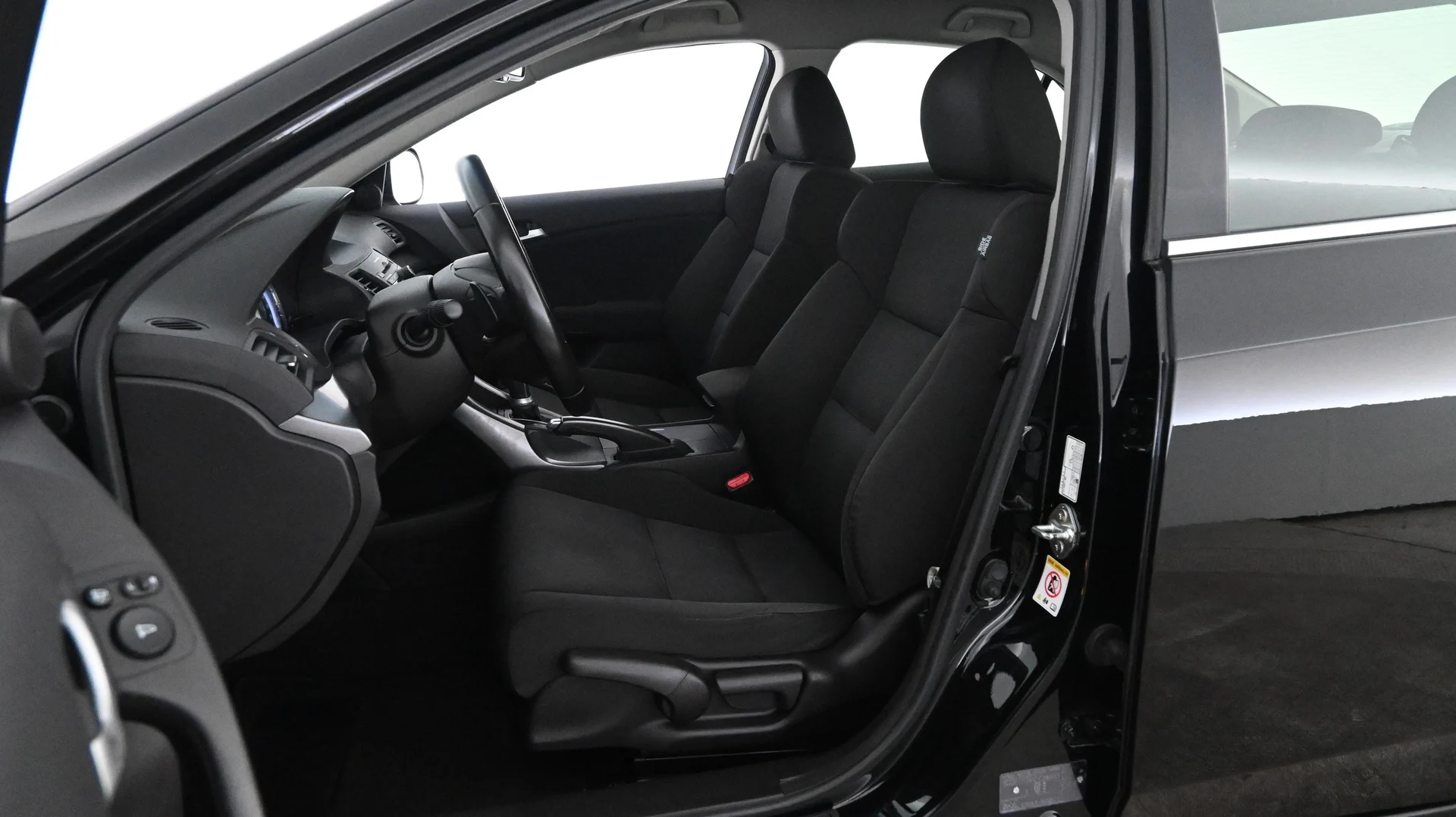 Car Image - 74IveyGH7UglbAktB2UbSV