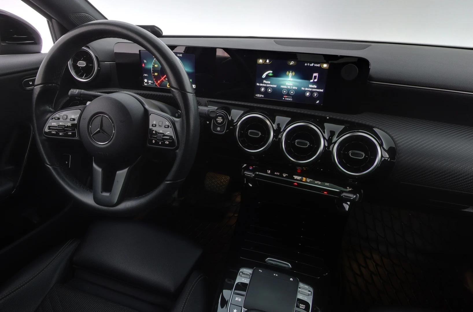 Car Image - hrM2KJwRO1xD3bVzeC21L