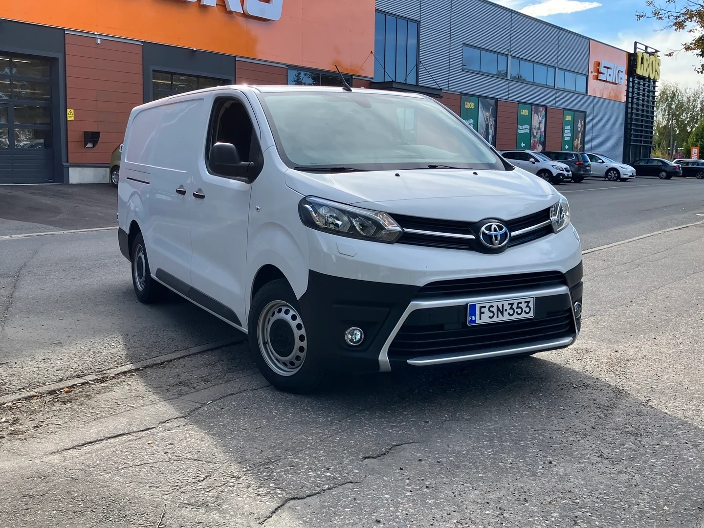 Car Image - 5gVtyKQlewZGLx2oE6wo9I