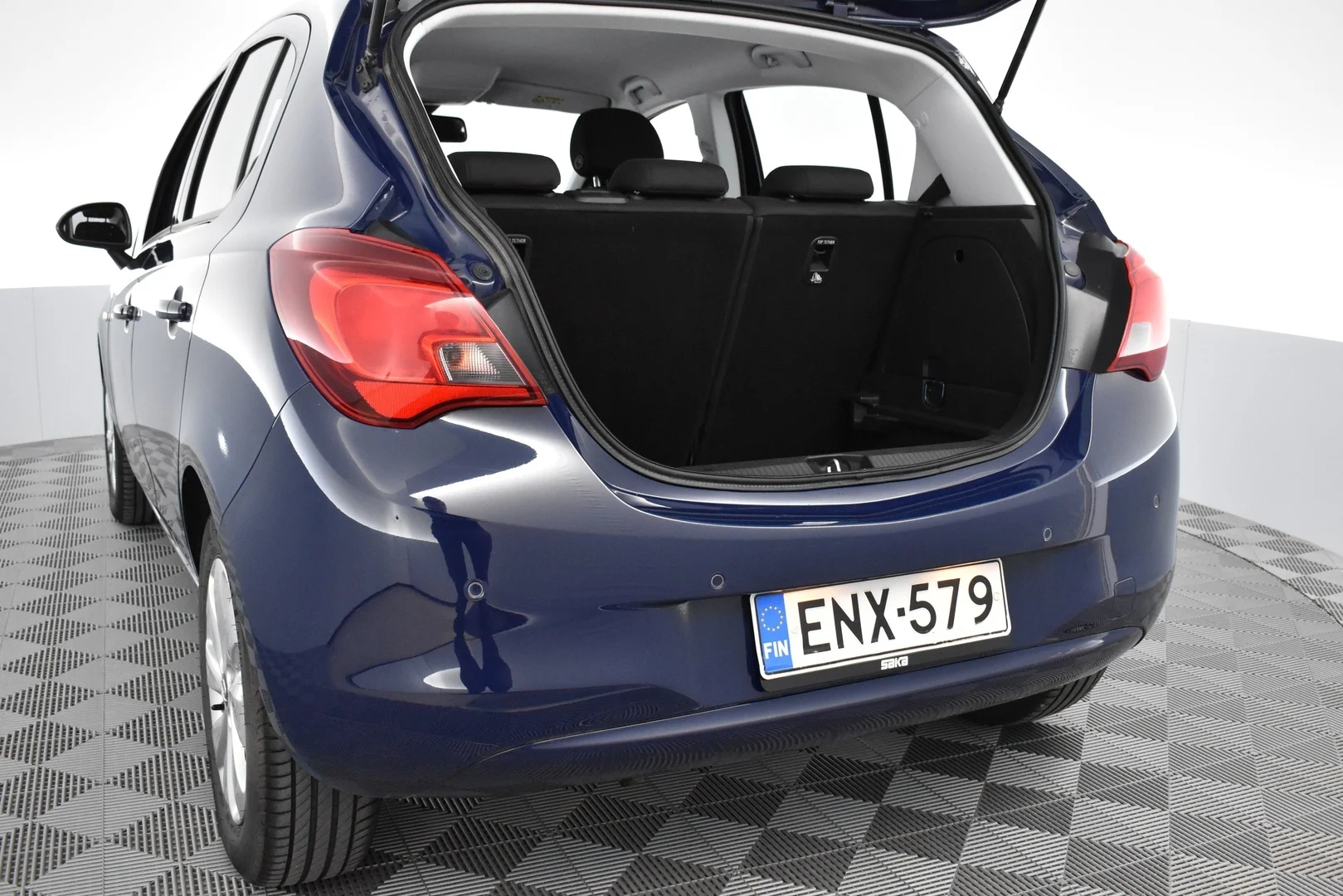 Car Image - 3f6mBDyofYay29l9FeIc9p