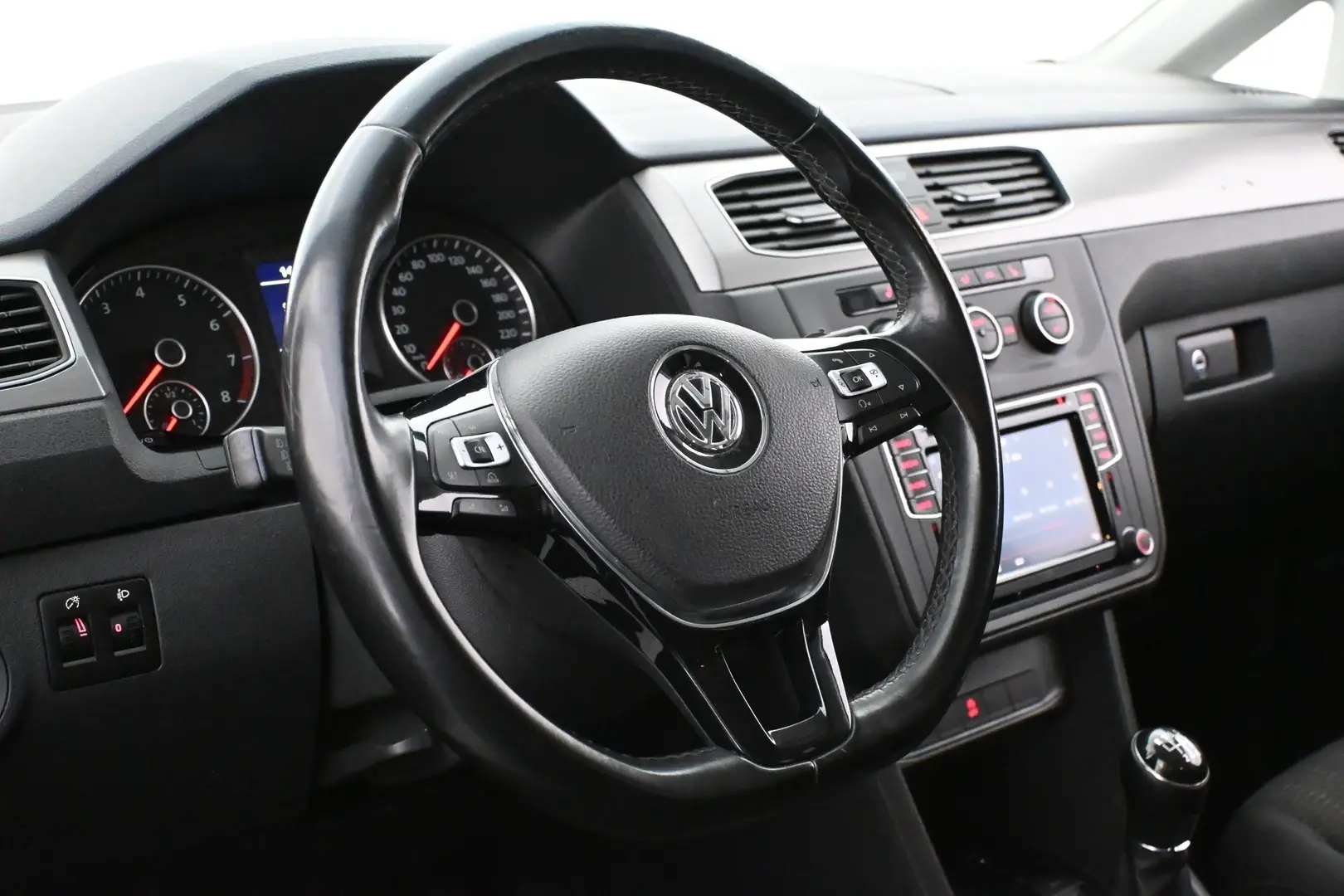 Car Image - 2CJxZB0drtuFc40LycArEv