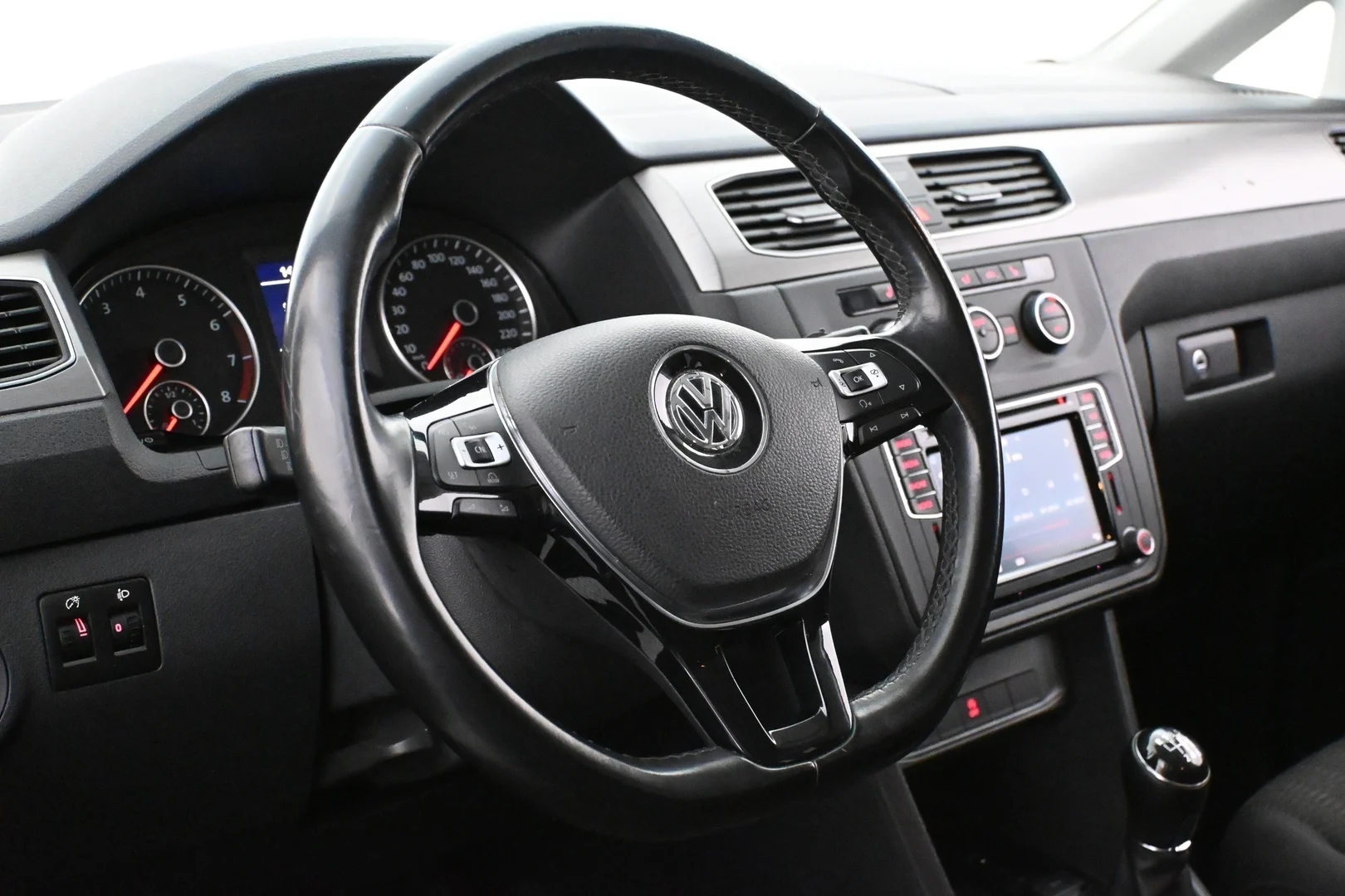 Car Image - 2CJxZB0drtuFc40LycArEv