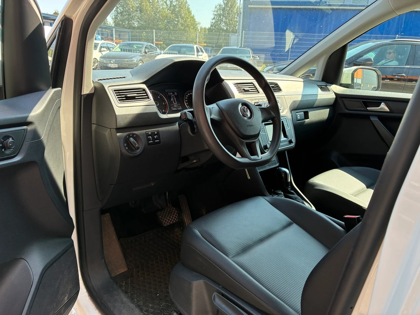 Car Image - xyHC99rVNSlA63O3oHUn2