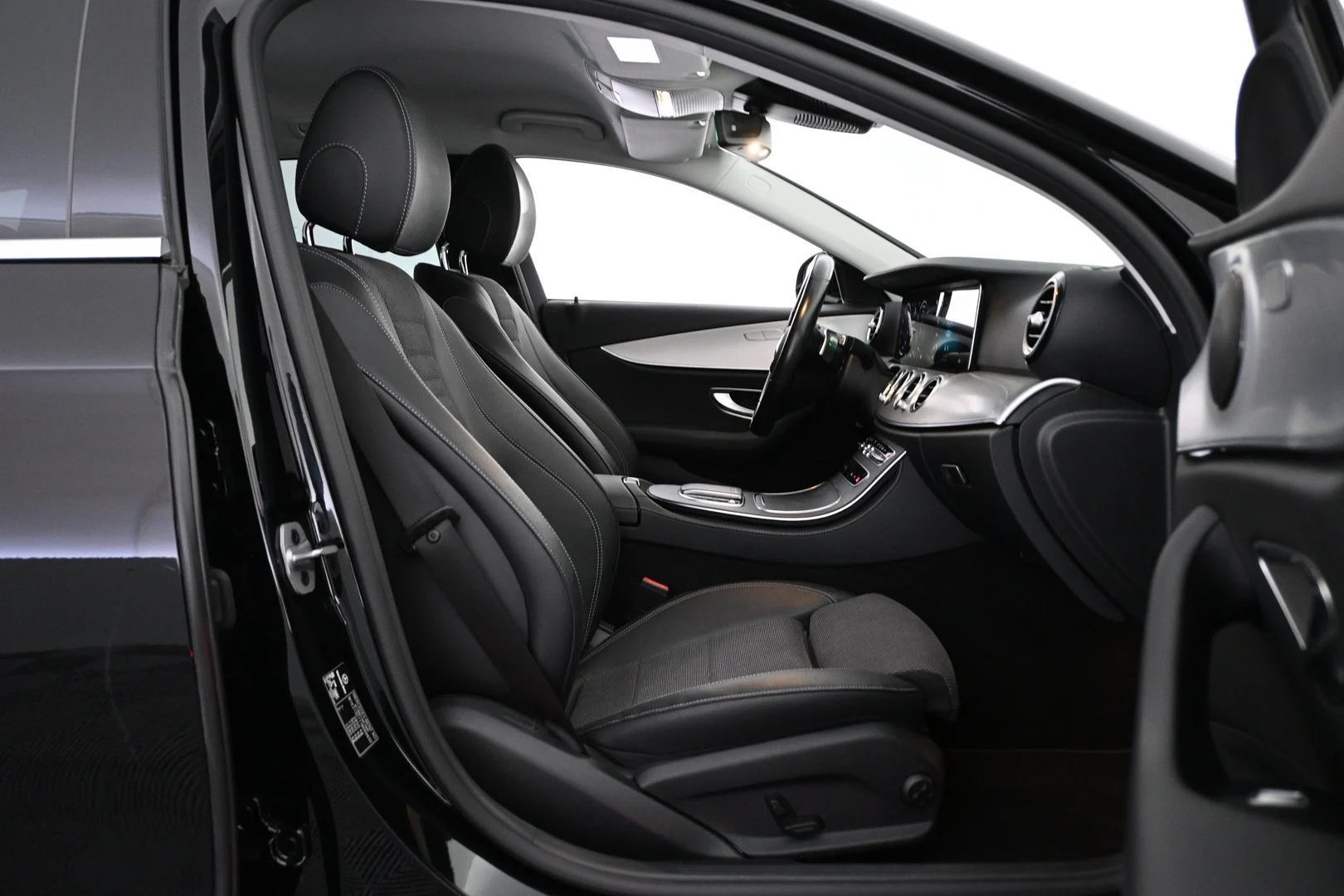Car Image - 32MAzv1UbvlXWqtRBsVqlh