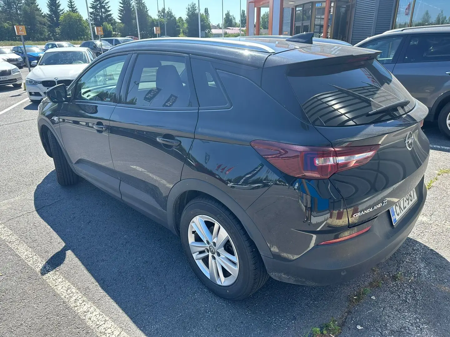 Car Image - 7lvin8HmjTFnI6VhtlbTn3