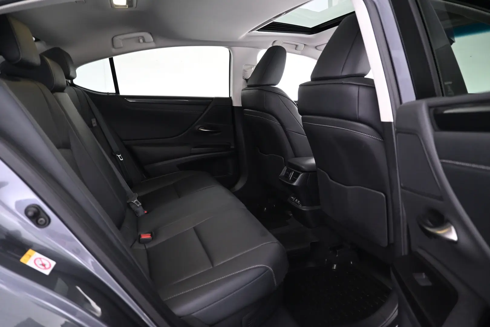 Car Image - iDVTGOn2b5sG4IIegPqFf