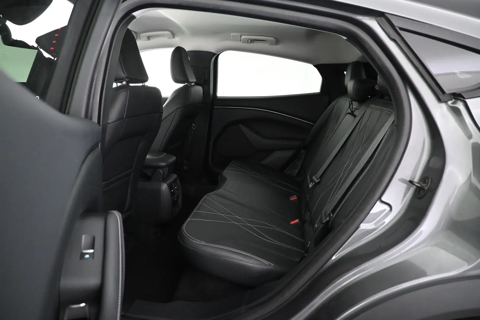 Car Image - hZI8uZSARoPK41Y4heJYo