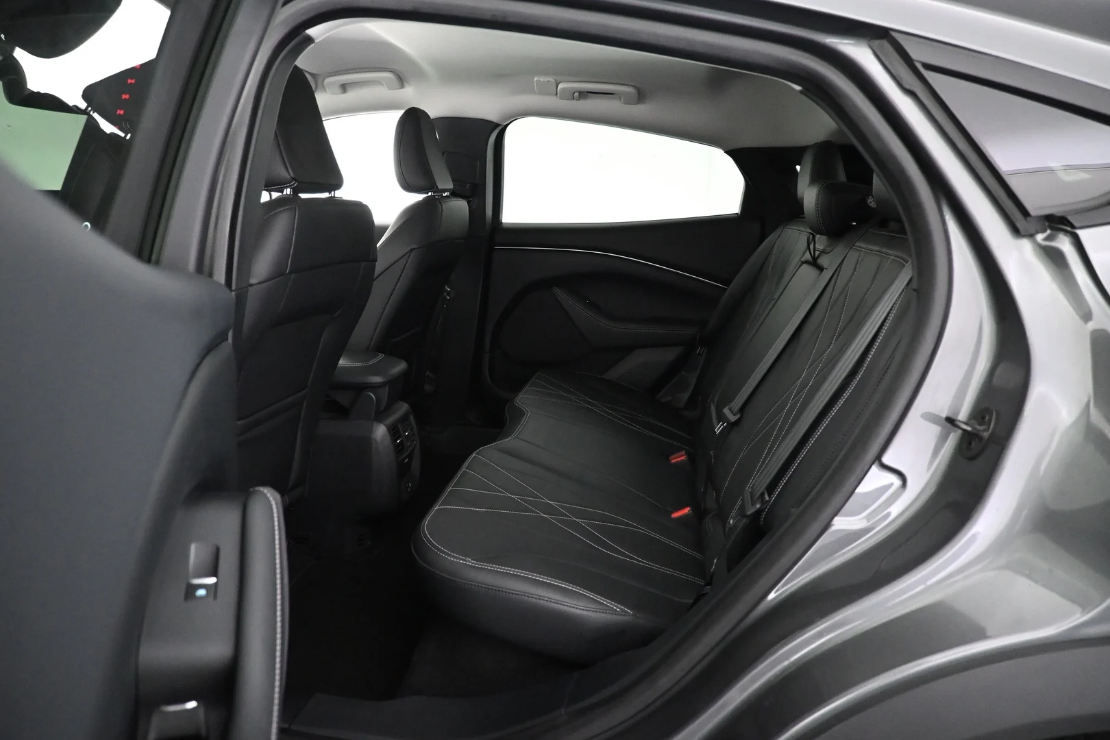 Car Image - hZI8uZSARoPK41Y4heJYo