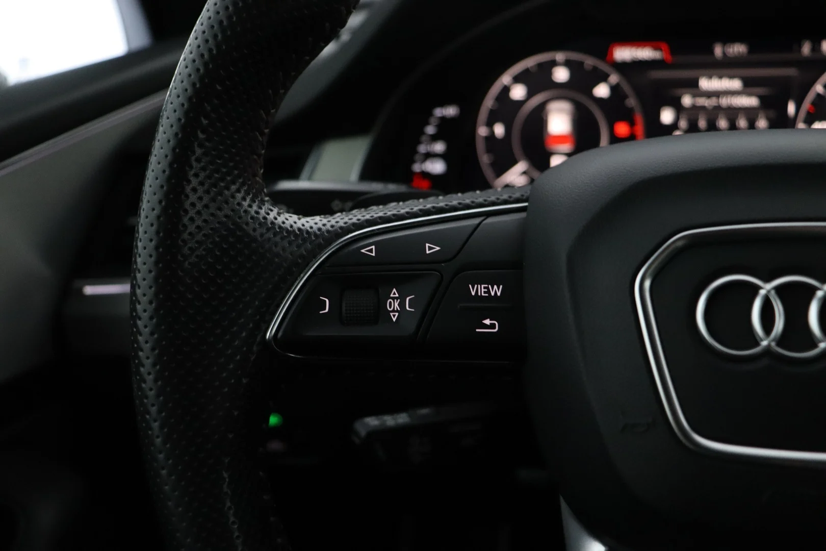 Car Image - ydWVRwgsLxSmb7zYvQ2fG