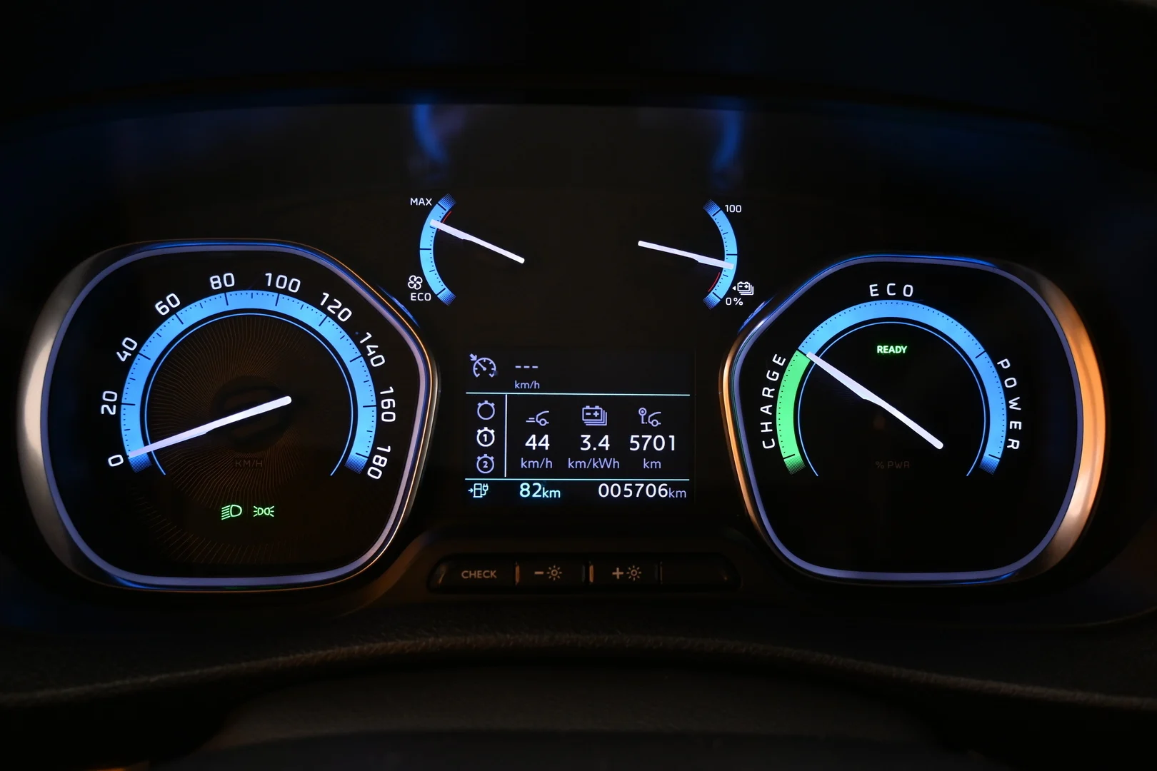 Car Image - 7VWu49Ki36NydwF6YclfS