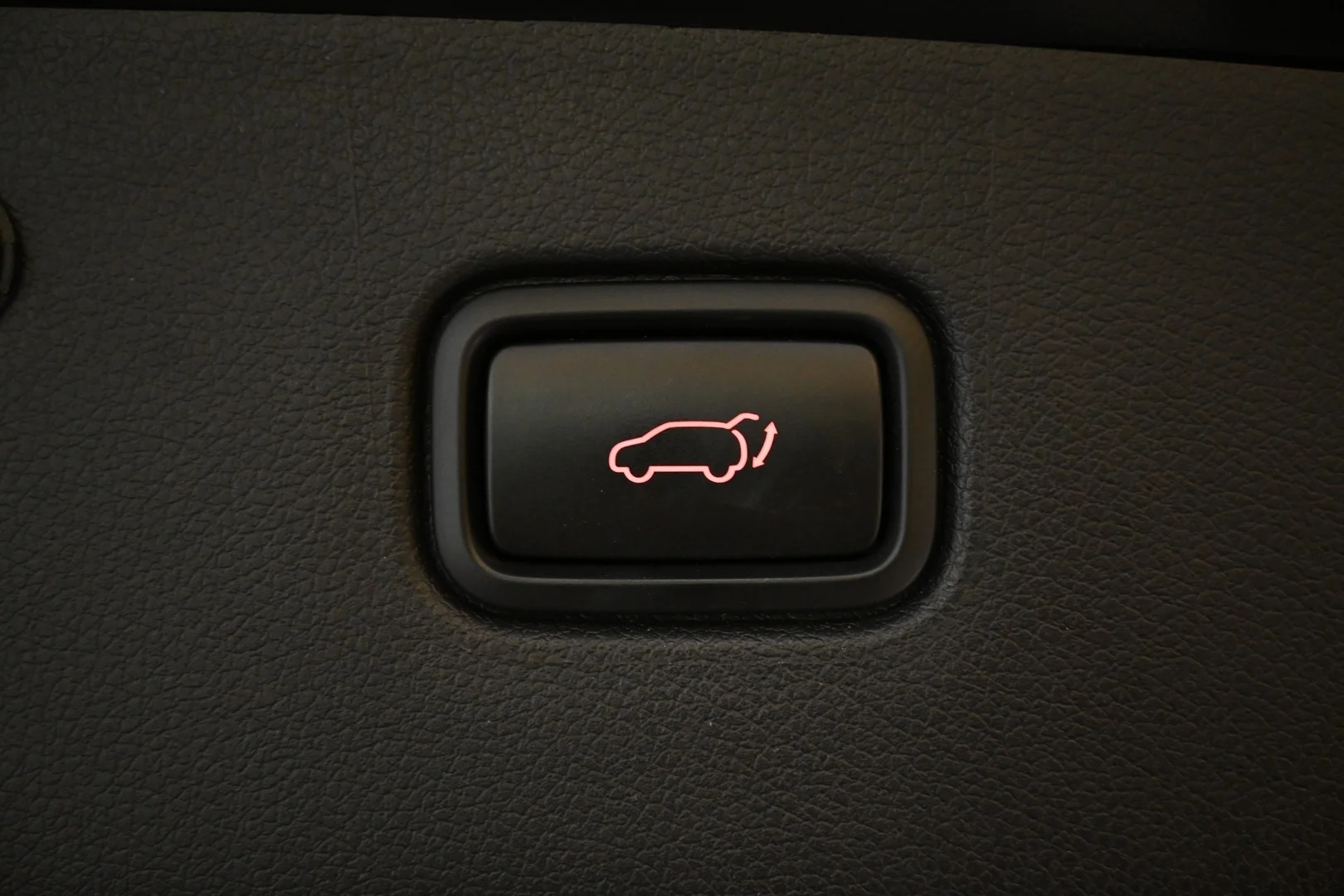 Car Image - 3l7inFYnBxWr6Zrb68f9nf