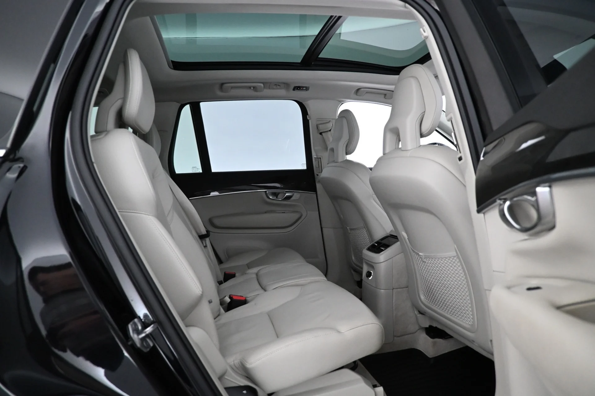 Car Image - 4MWaPqhFqCEXgivToA7tHR