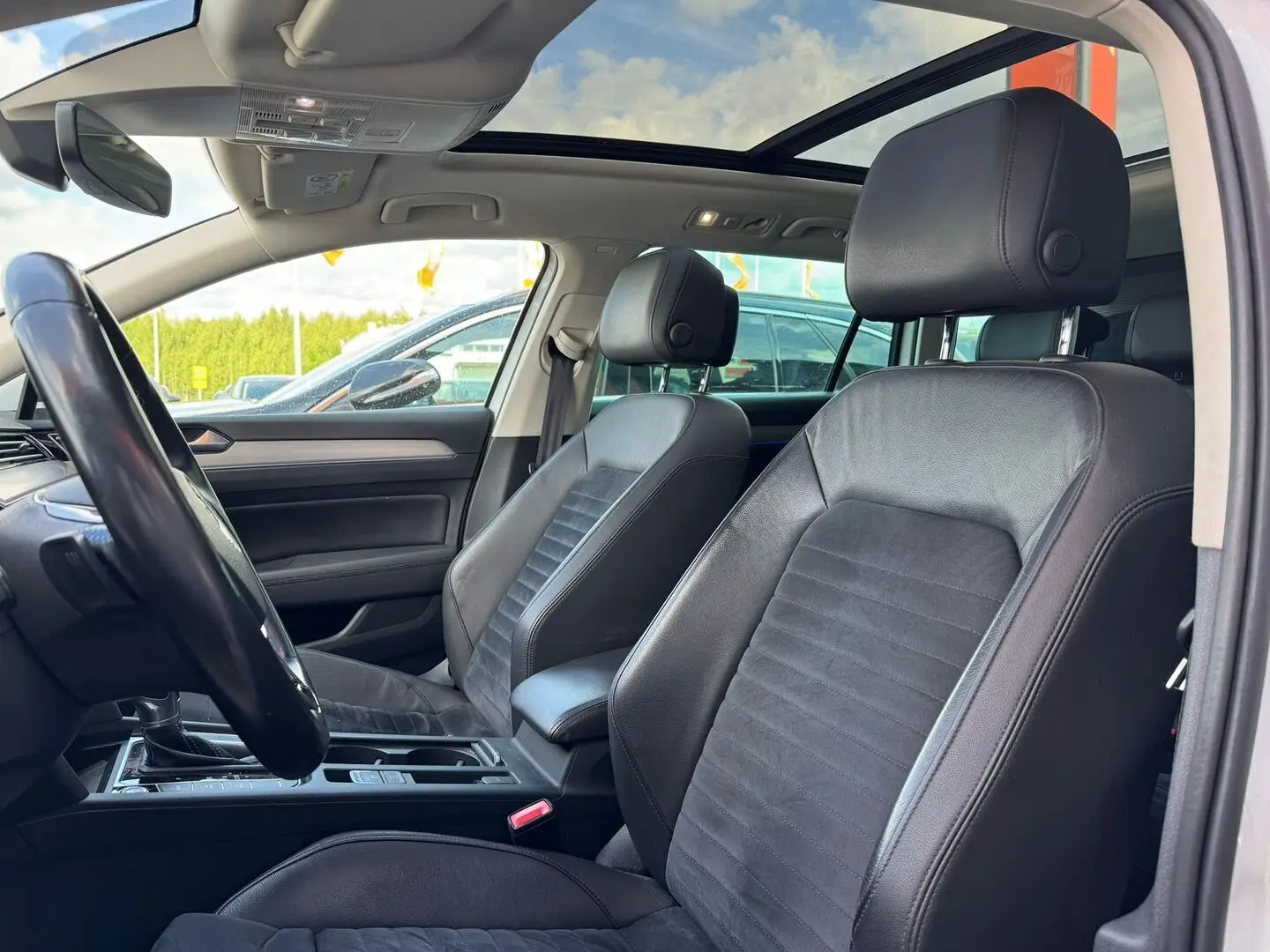Car Image - aXFmyokDTpKodyWRYlNnD
