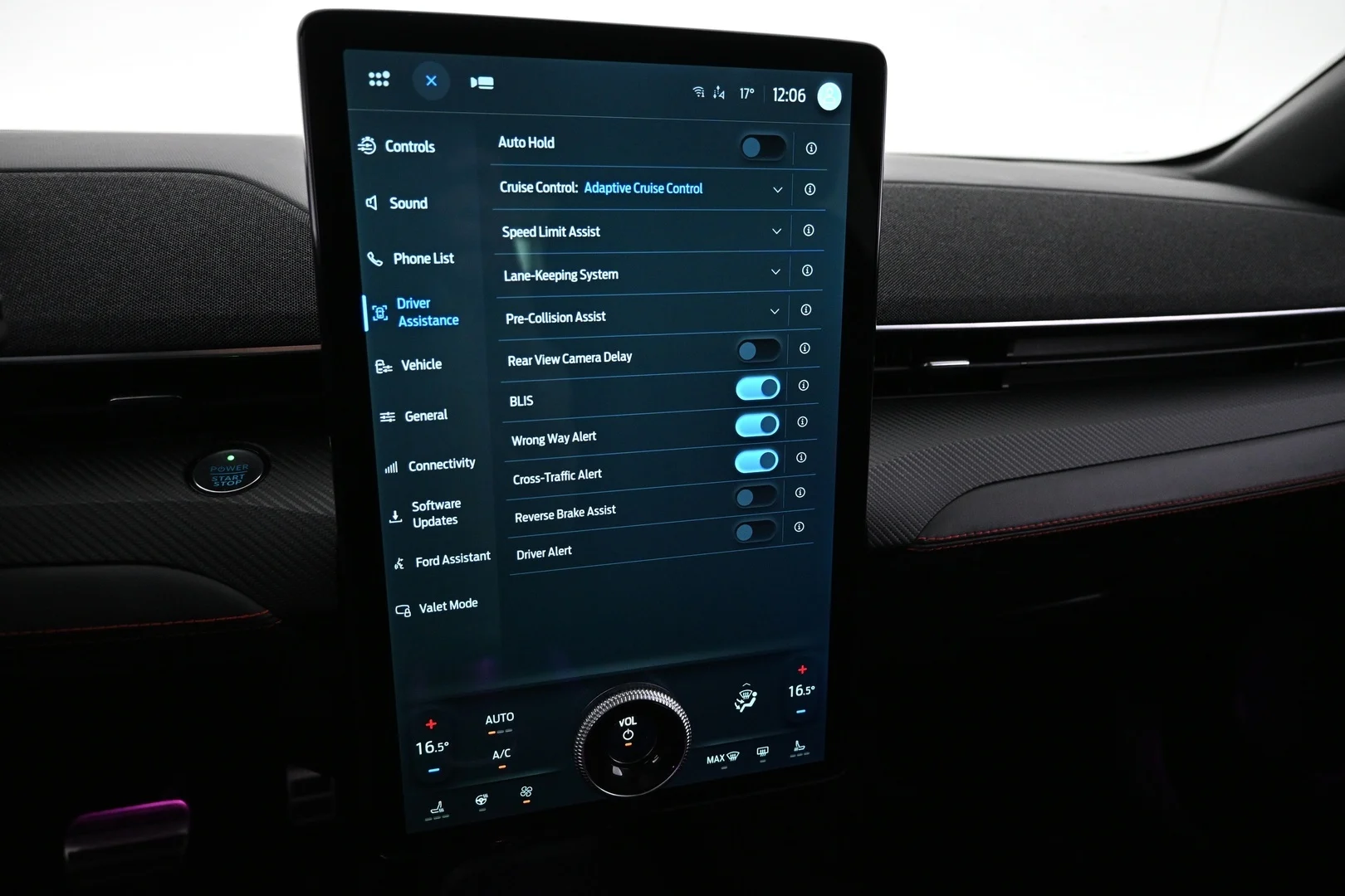 Car Image - 5PbwcrcFGJYB8HZouxb8PT