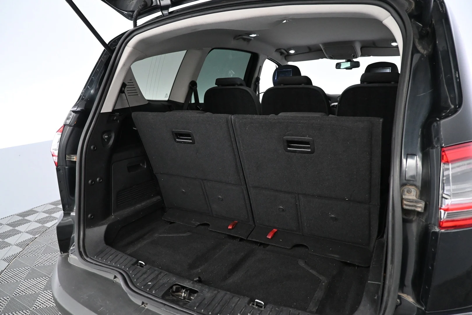 Car Image - 0j47KMCUyEObXx3jVf4Tu