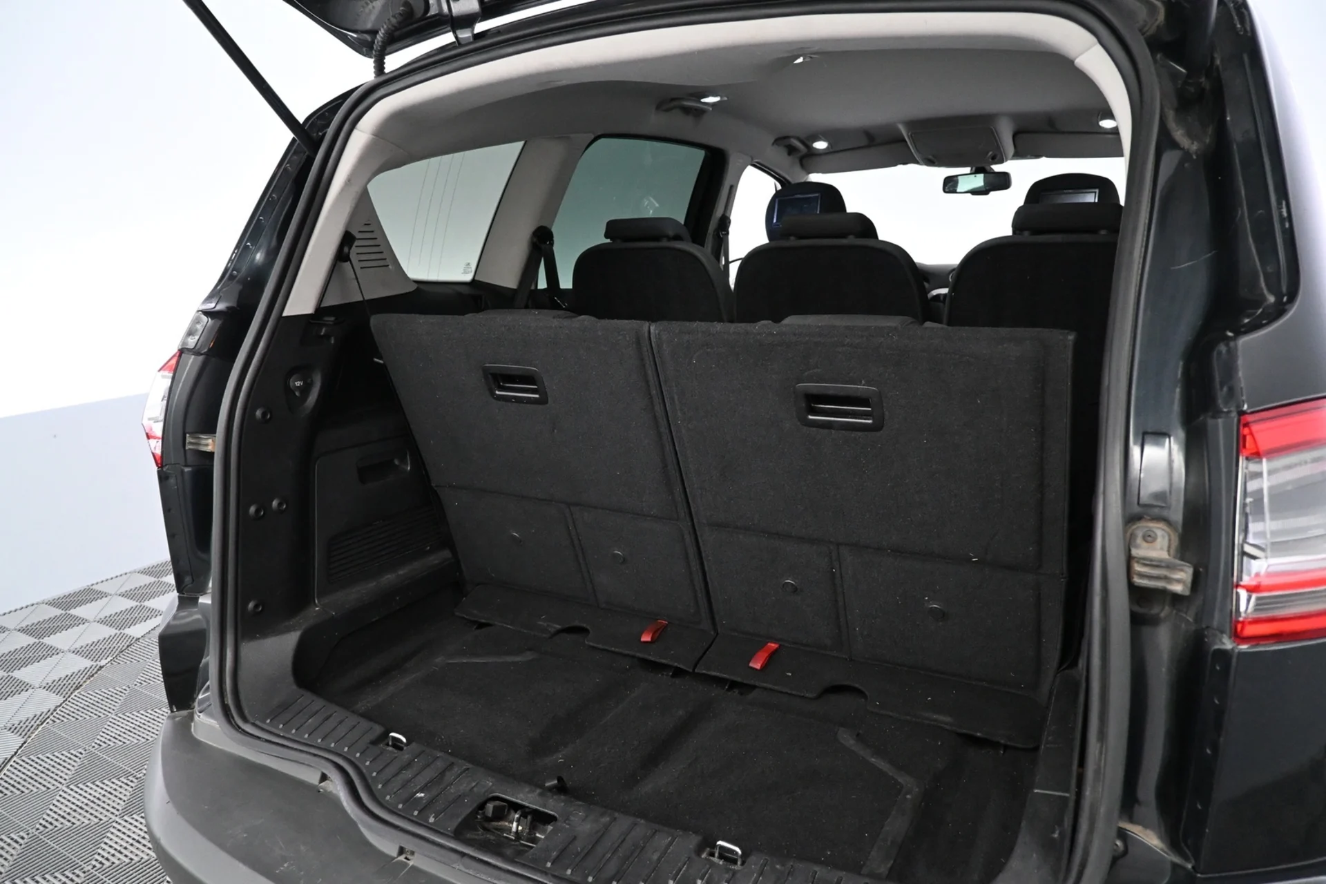 Car Image - 0j47KMCUyEObXx3jVf4Tu