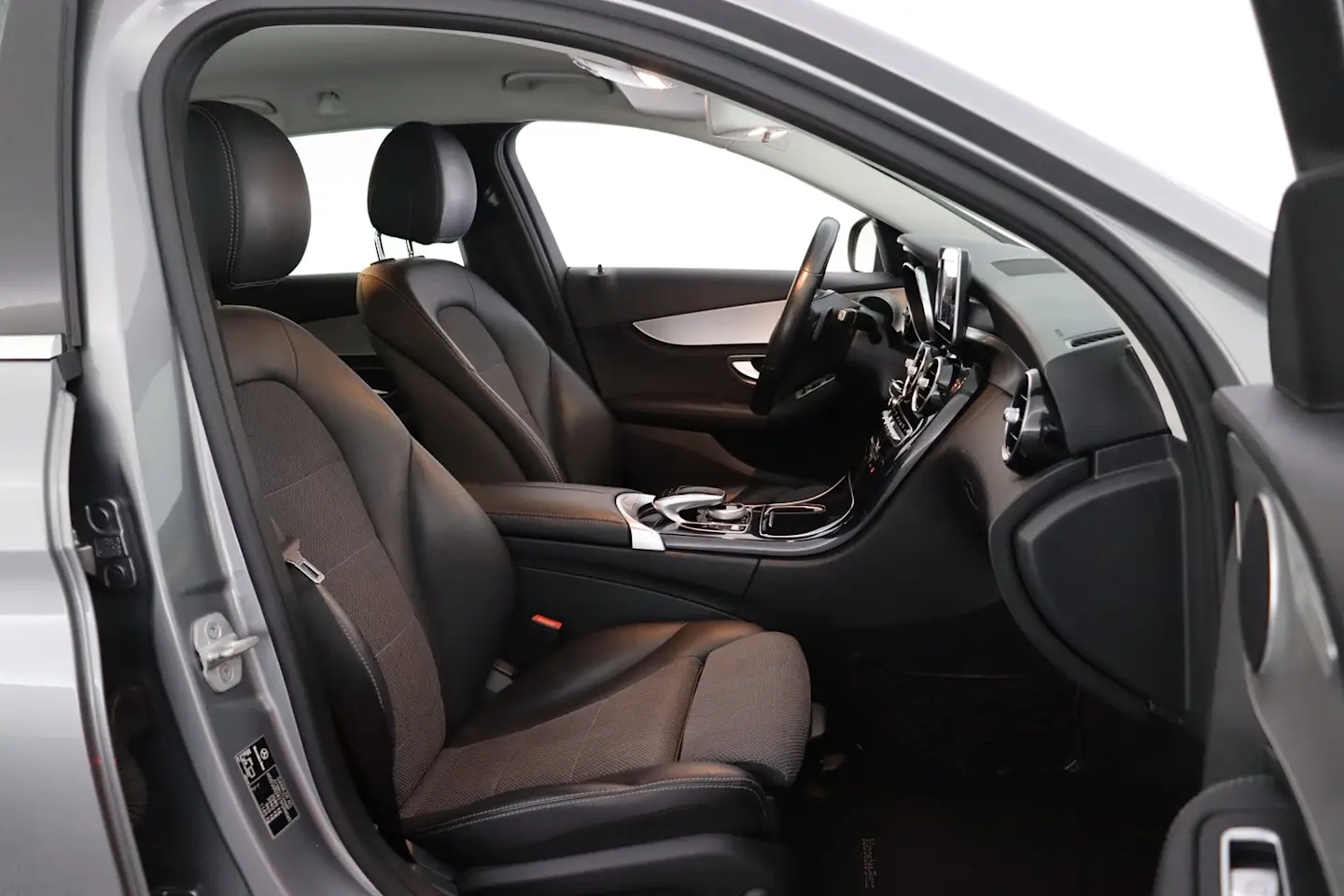 Car Image - 35M33u4cgupDJot6ivHKa
