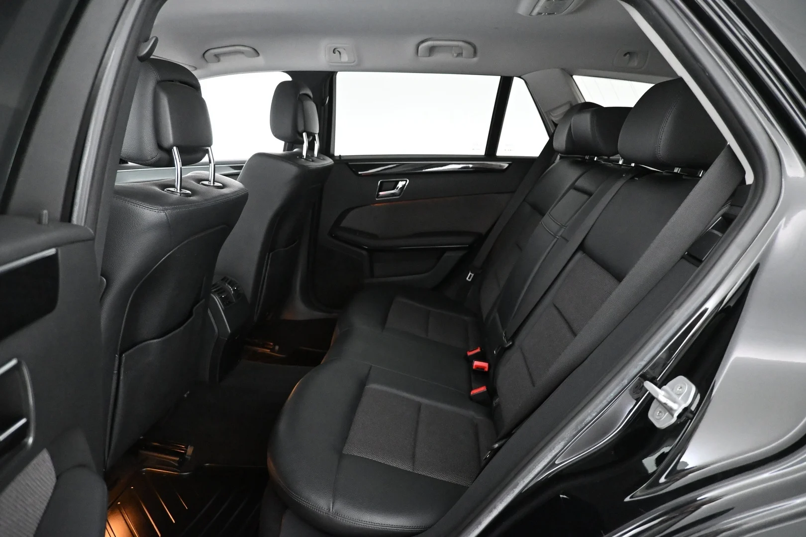 Car Image - 1FRUAW9MdCHkziJIwTnlvD