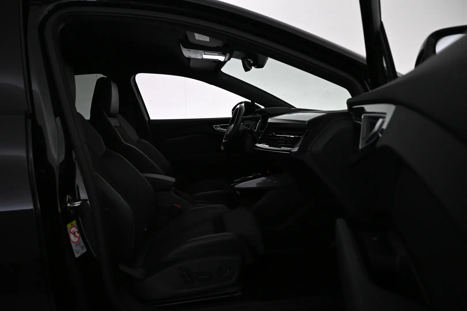 Car Image - 3VK1ATdLSsAztFyNniQLv4