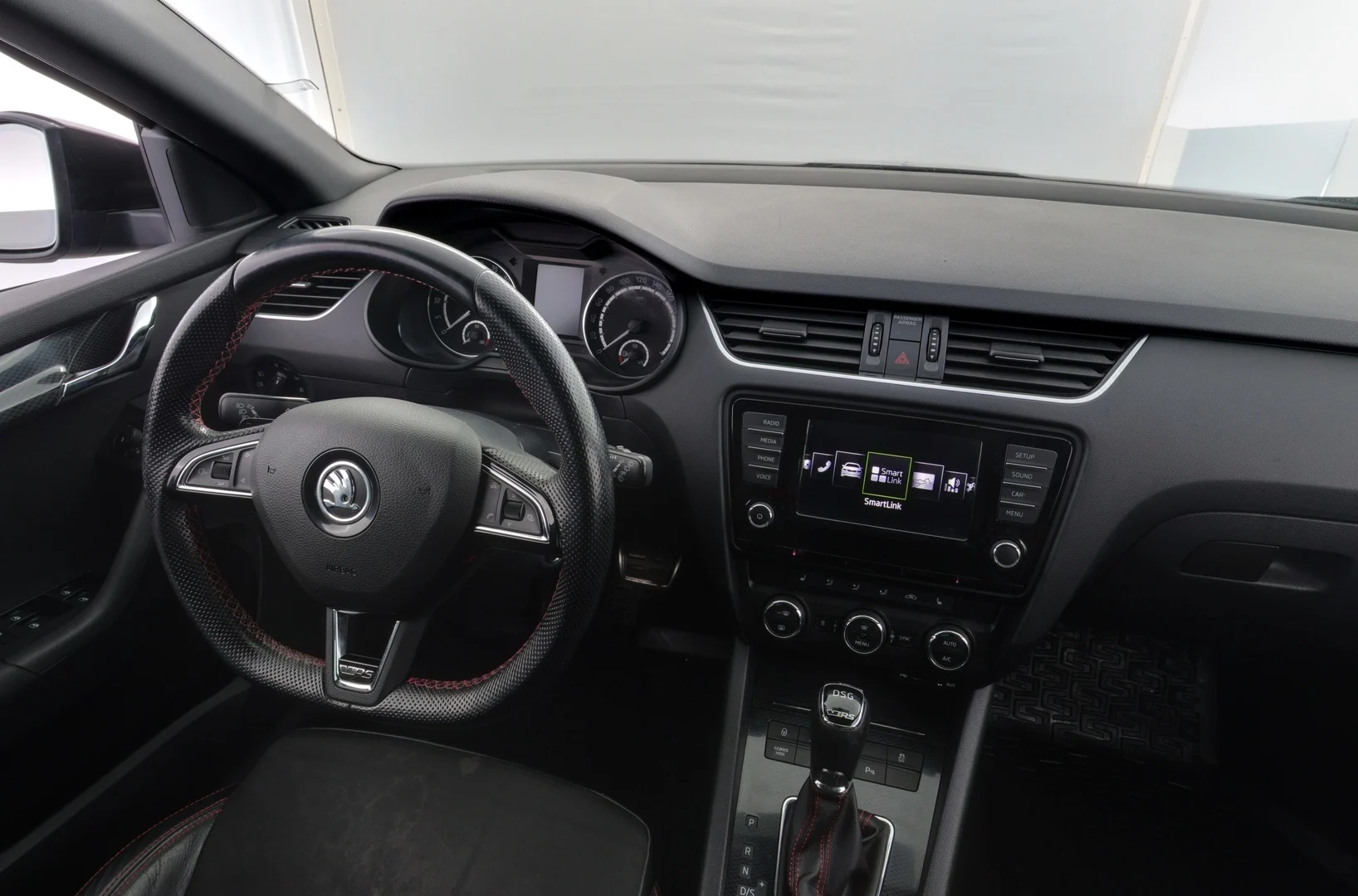 Car Image - 22ClI6chcd3oZBm3NhZmpM