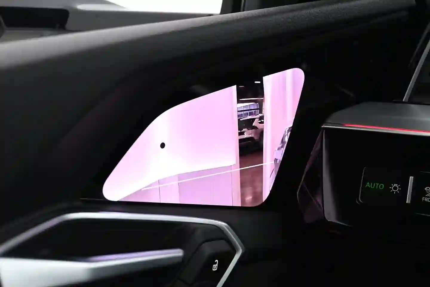 Car Image - 6E8VGmBzF9pgoyVEpYvRcu
