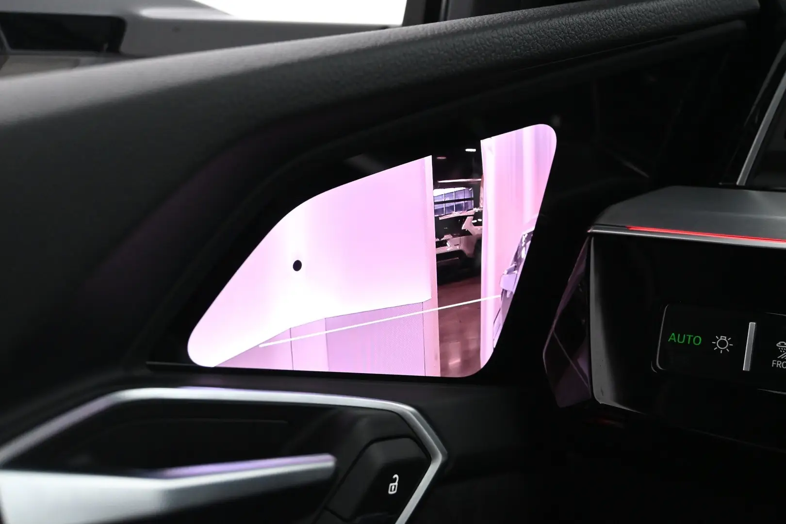 Car Image - 6E8VGmBzF9pgoyVEpYvRcu