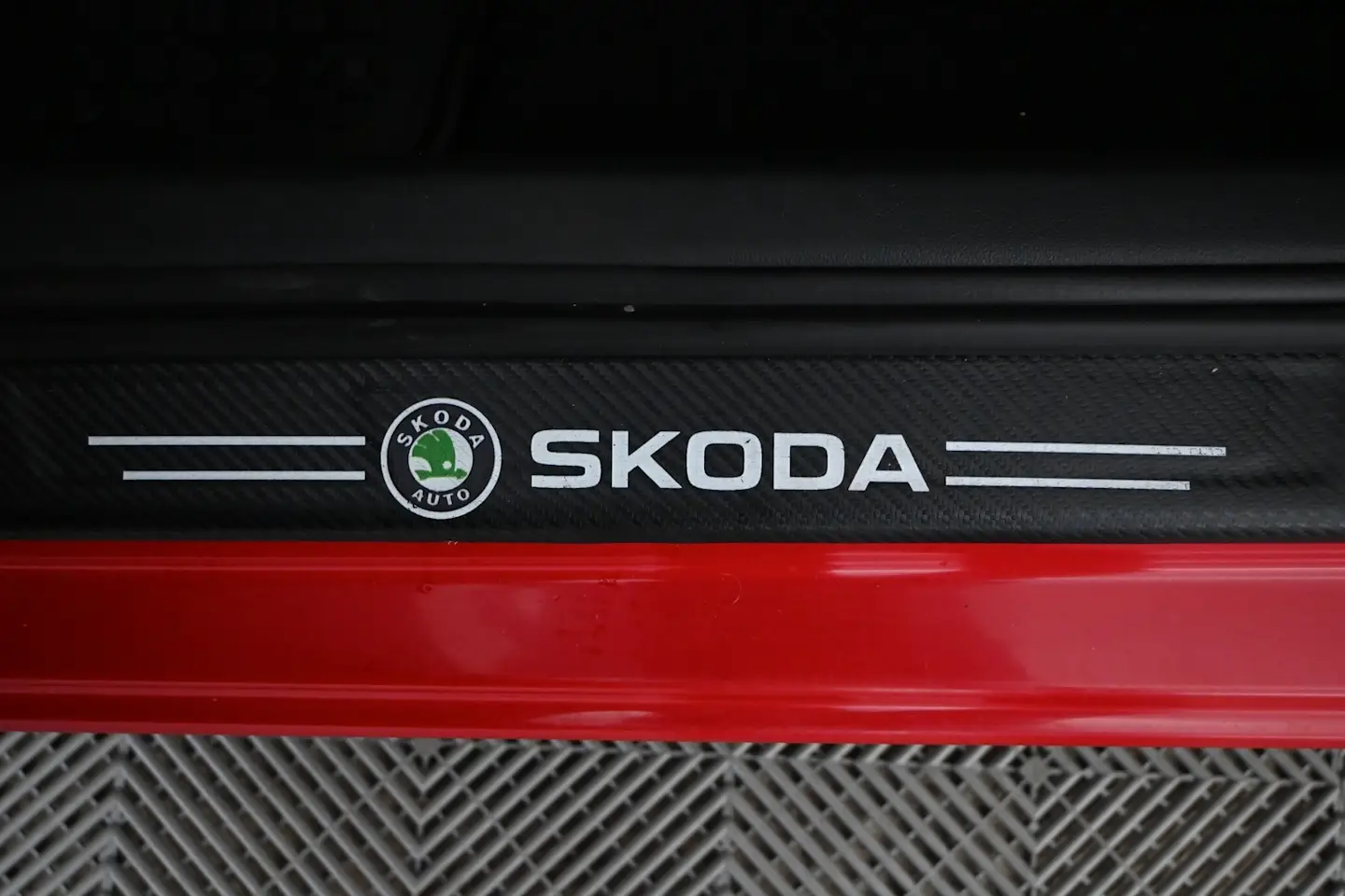 Car Image - 4QGkvufVbDlqKPSHhYqIcG