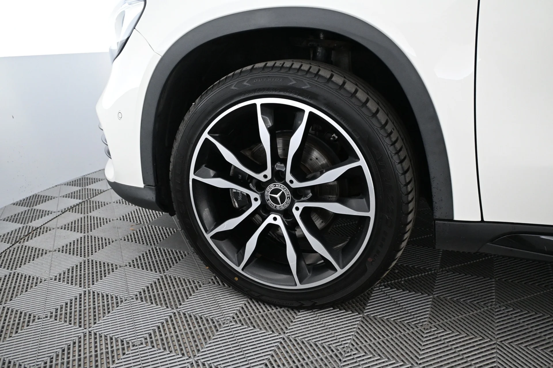 Car Image - 3nWdkD4vL9Yjr4bygW6vxl