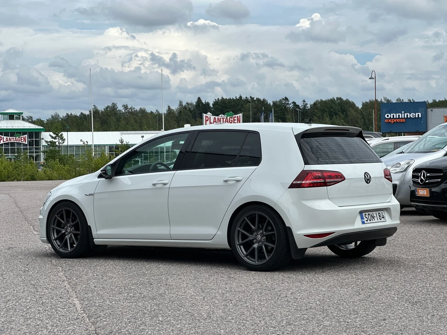 Car Image - 2M3zfHE7wYvF5N6MODm9Qe