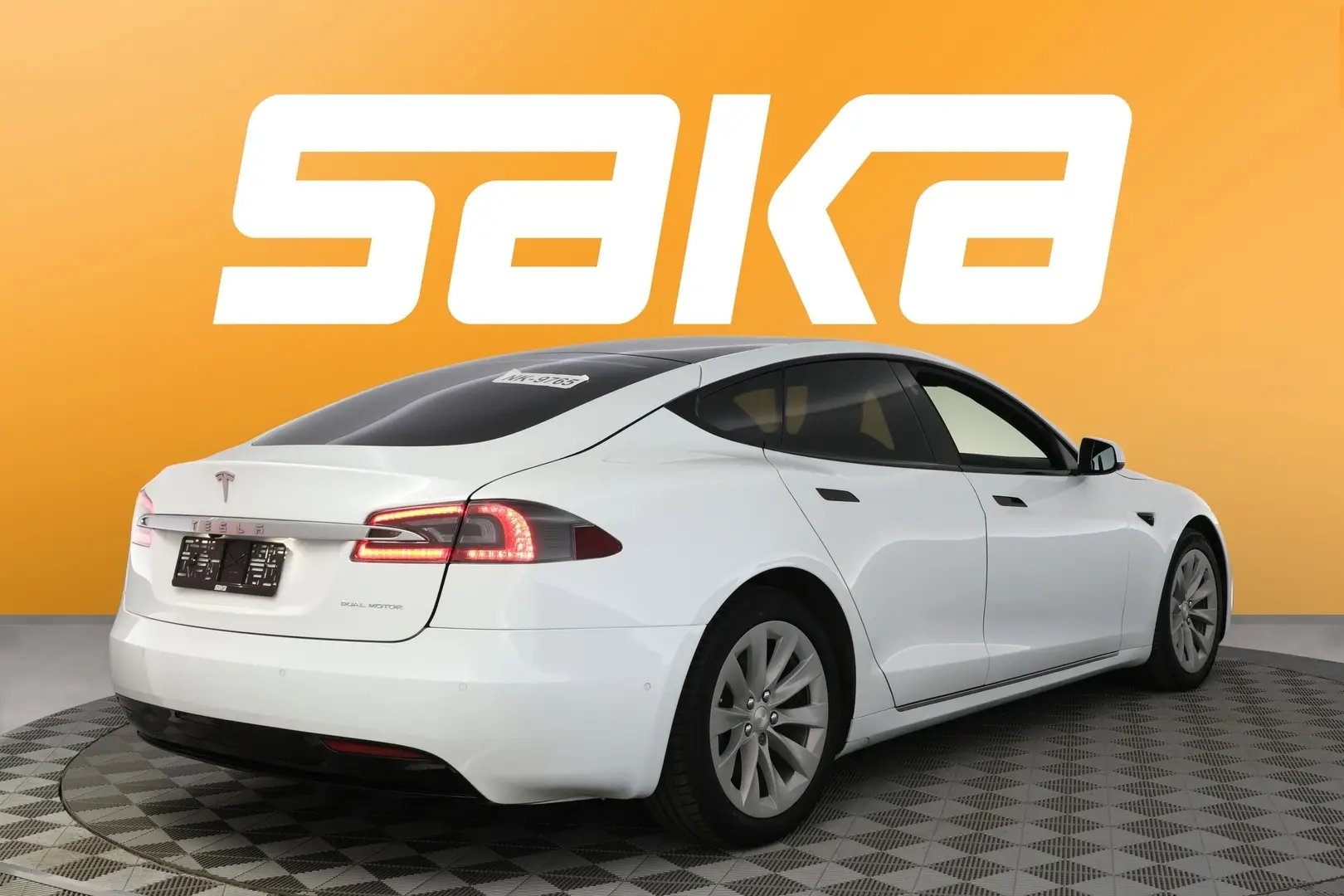 Car Image - F6kS5F6dpENu6hrT5CmWn