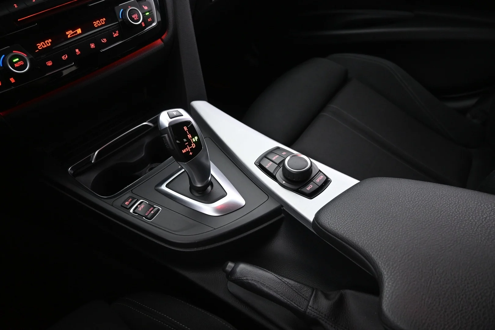 Car Image - 25AWNHigxFMcmtHFDzT5q5