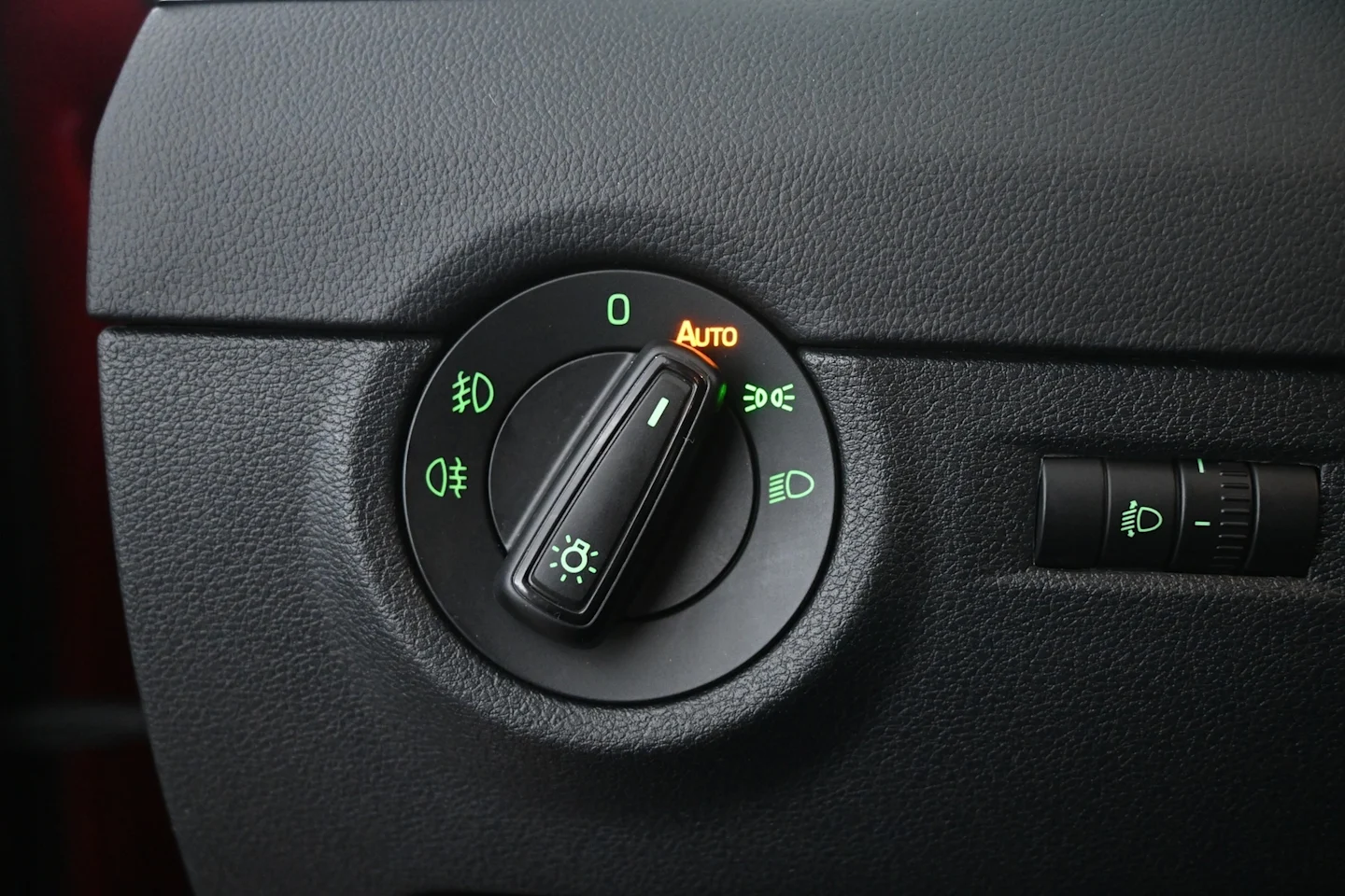Car Image - 4But6q5vdHrxx0dqfQvisu
