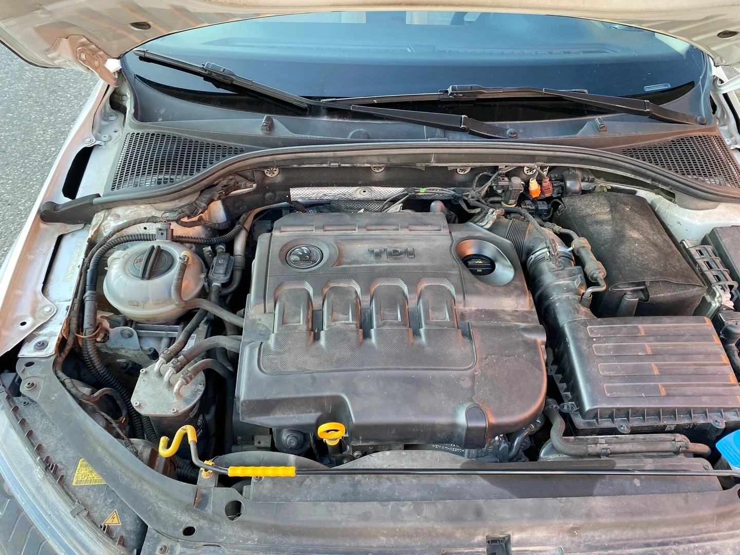 Car Image - 1D1hCris7iIQ37QVWdXhfO
