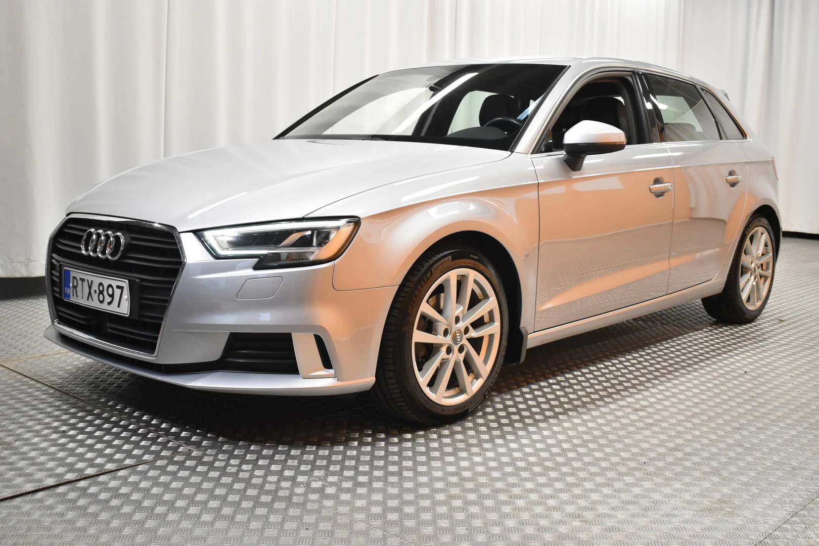 Car Image - 1loj65A7C8ySGAd7qCVgAy