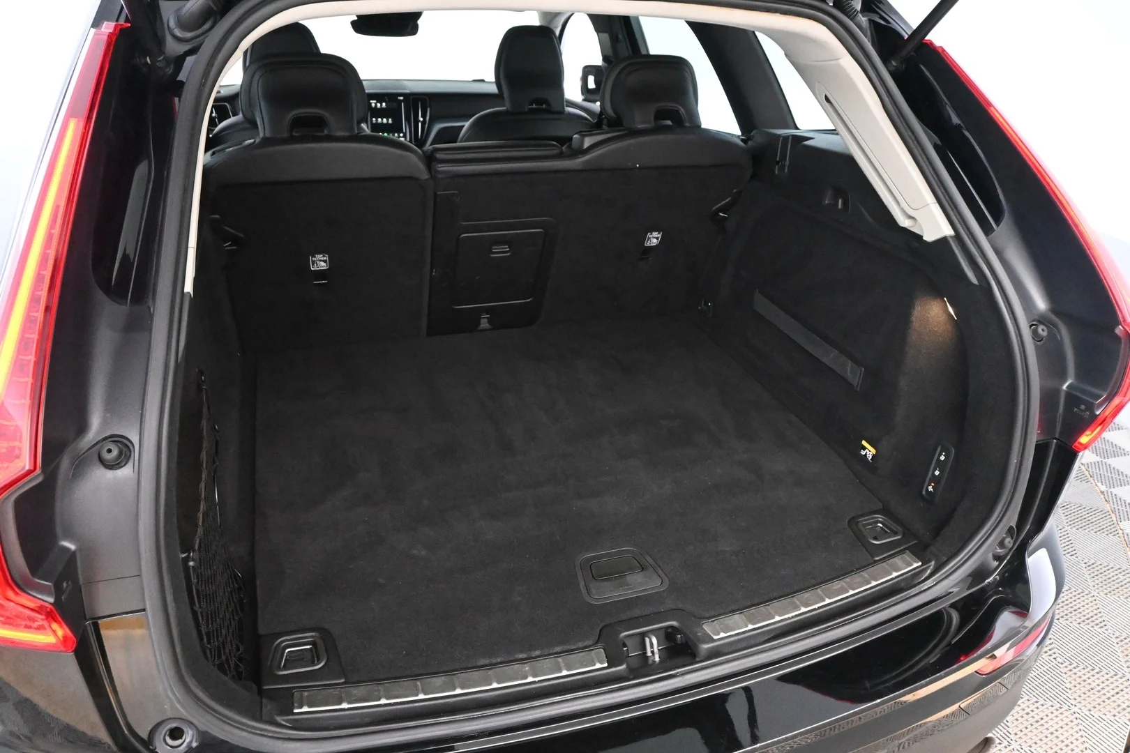 Car Image - 8Uq5UpF6b0Hrb57Fixt3t