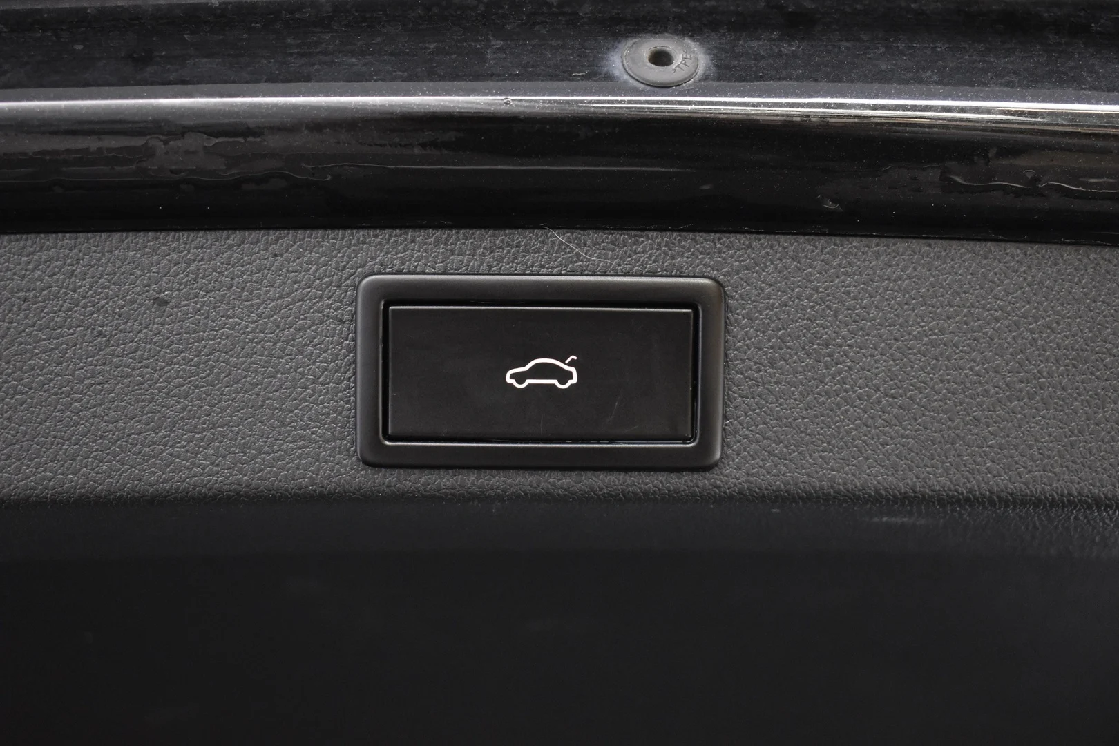 Car Image - hiX4PAiyeqBdmCyZ3uWP9