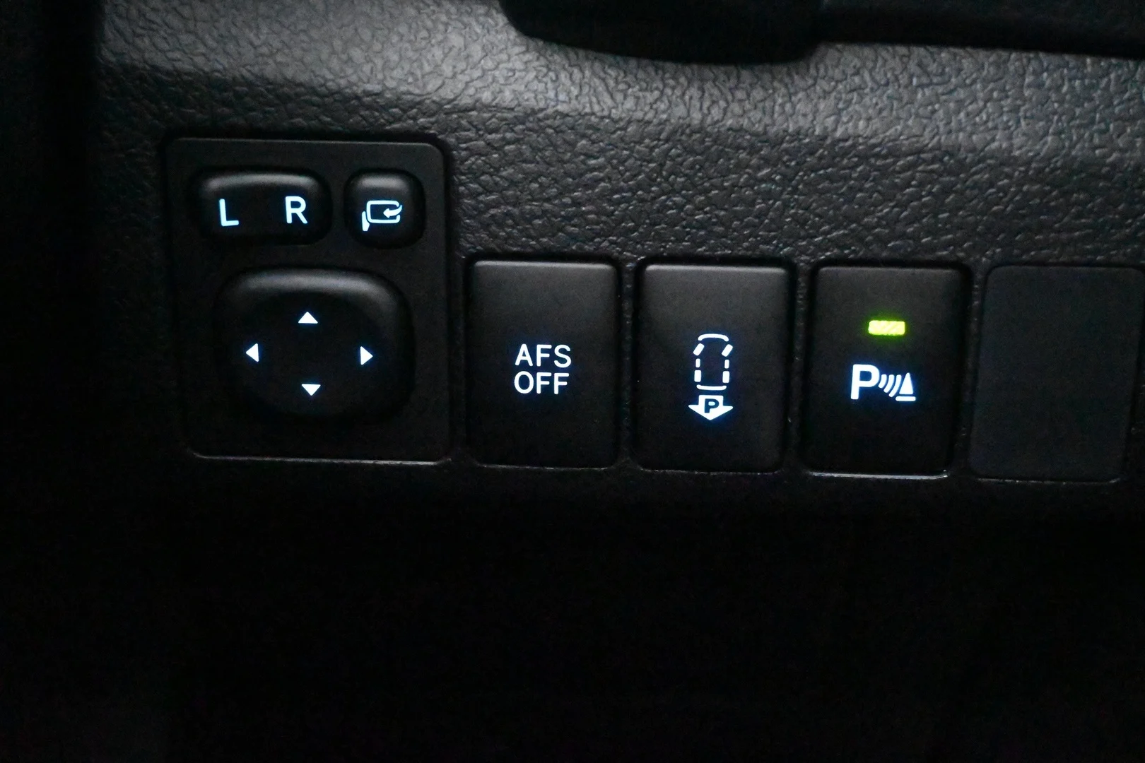 Car Image - tWwRIsUF6tVy5L9bVQ7KU