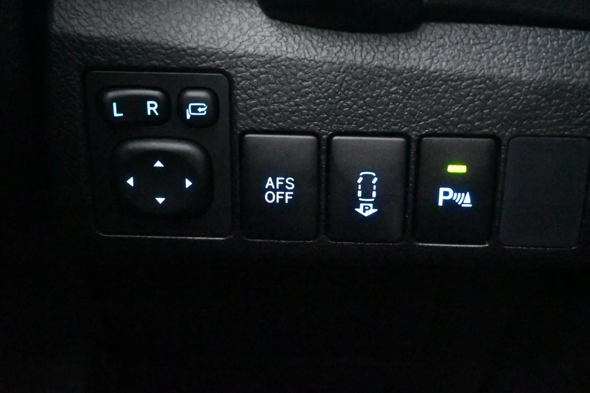 Car Image - tWwRIsUF6tVy5L9bVQ7KU