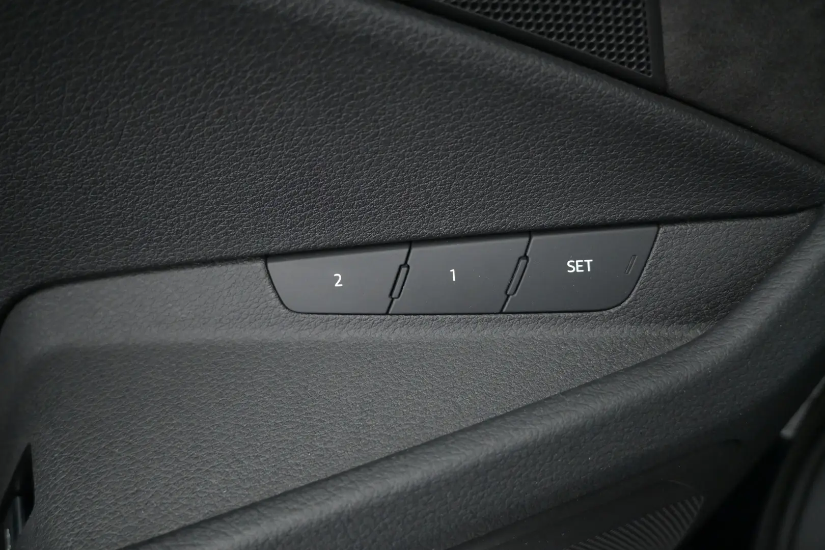 Car Image - 2FsBsh9Mj0VdfPytxPBK6