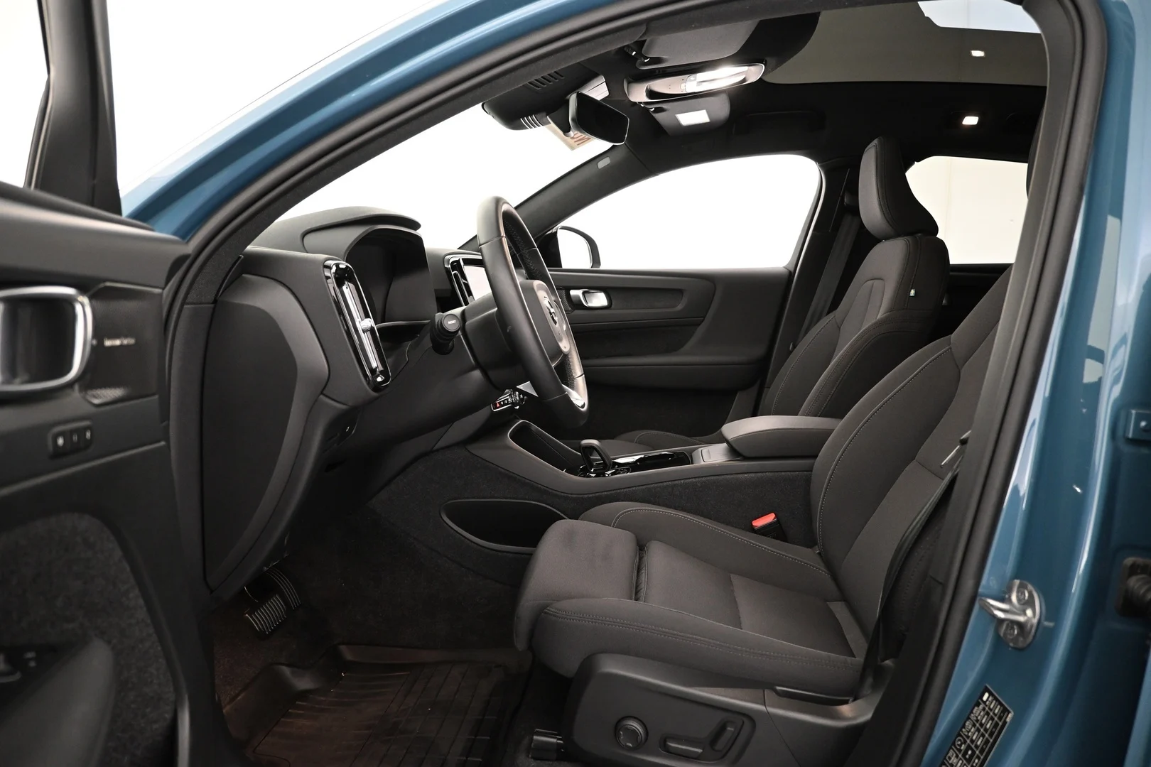 Car Image - 2Fq7pjzBDqK8hvSFD43VZ0