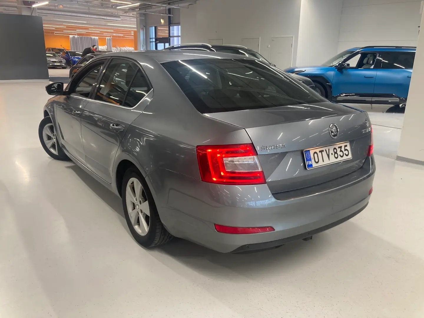 Car Image - 2KReNB5nDt2A1FEq3k46p3