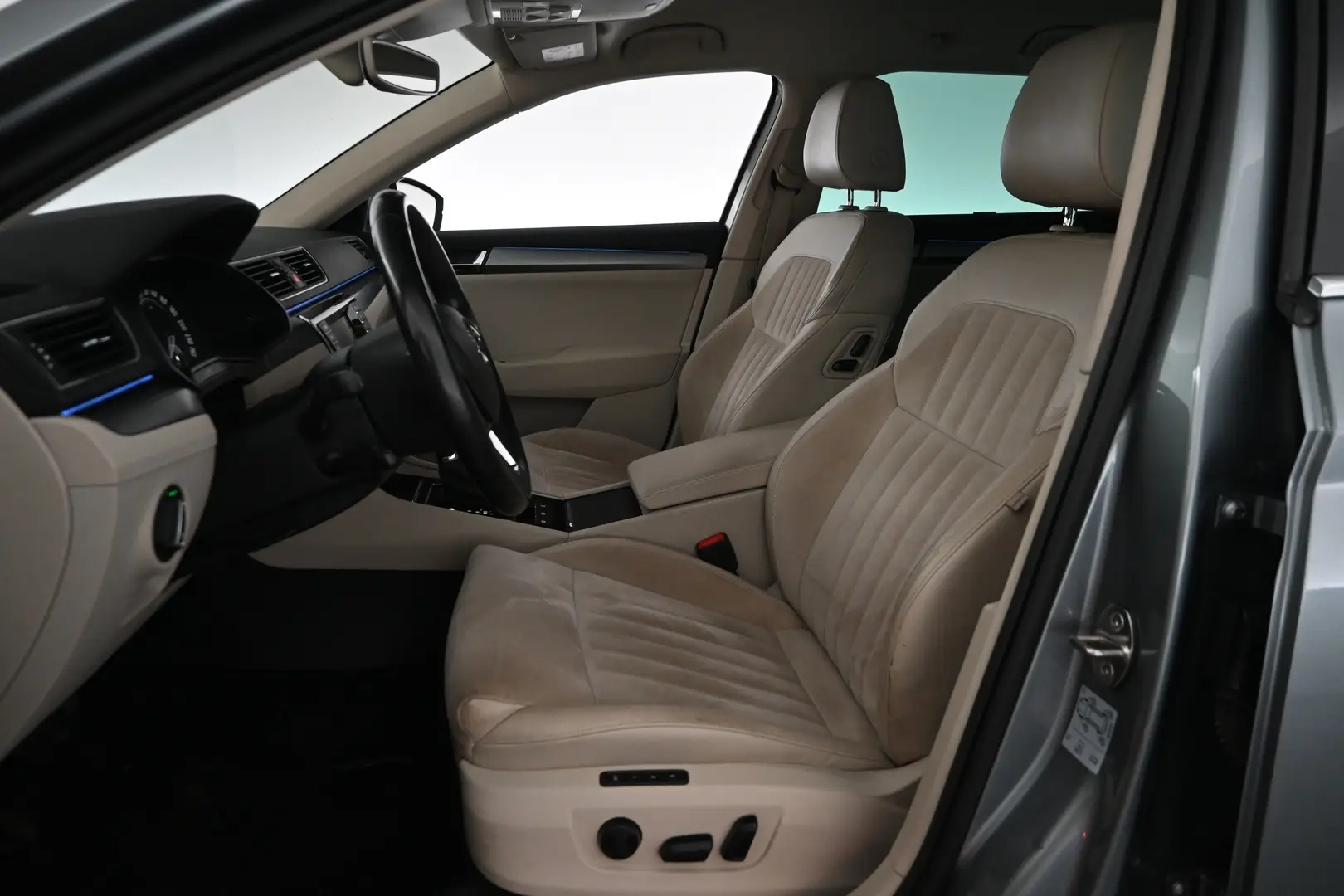 Car Image - 2I33ruLKwAopHYhn9lIUbv