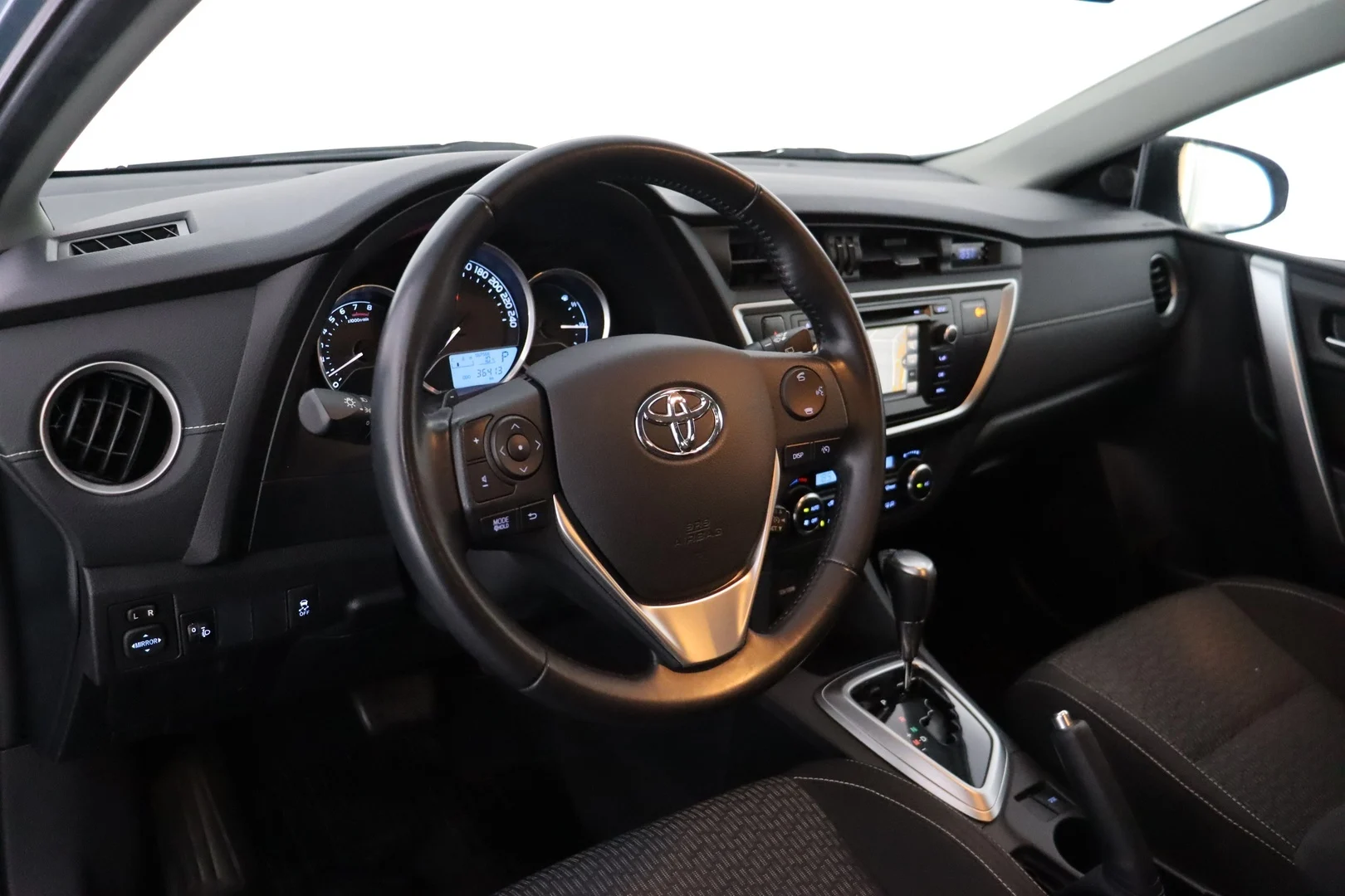 Car Image - 3Oy8Enyjur0fIKETe3Hk9C