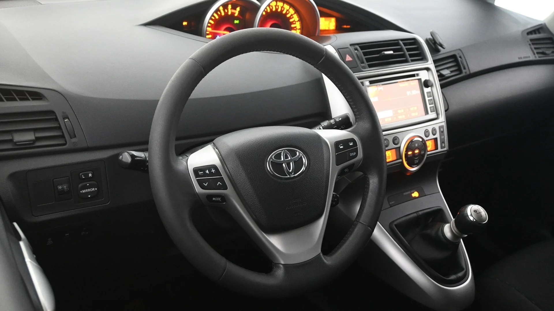 Car Image - 6ZXdyJziDllLtAk0H5eFGJ