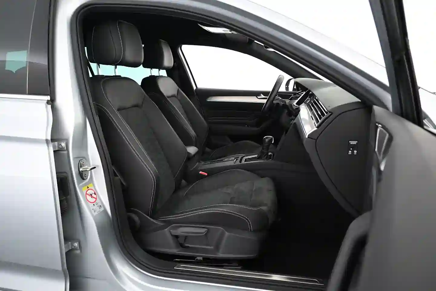 Car Image - 3EveOmnNFwEfSUTtRldezn